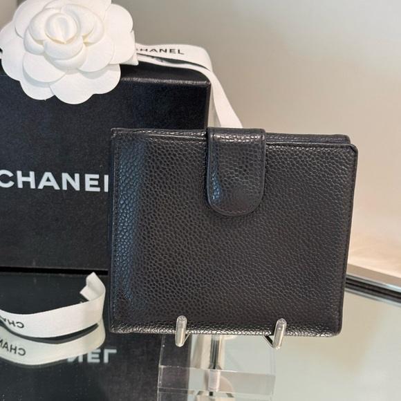 Chanel Caviar Wallet with CC Logo - Black Pebble Leather - Picture 3 of 16